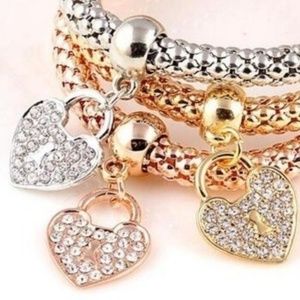 Crystal Heart Pendant Bracelet